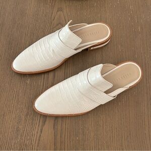 Freda Salvador White Mule